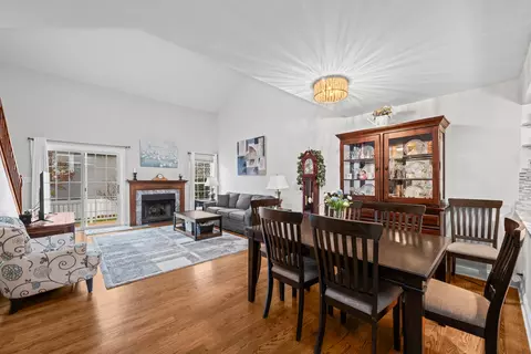 Dining - 1003 Bentley Ln, Bartlett, IL 60103 photo 3 of 3