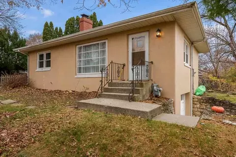 912 King St, Rockford, IL 61103