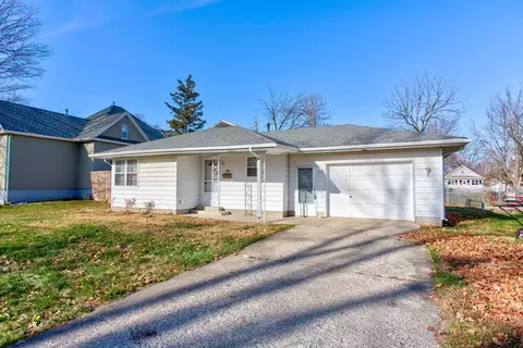 602 E Daggy St, Tuscola, IL 61953