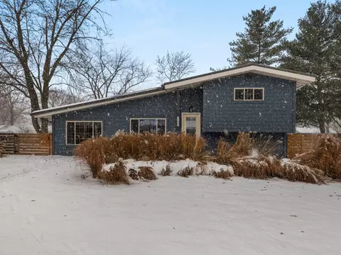706 Madison St, Monticello, IL 61856
