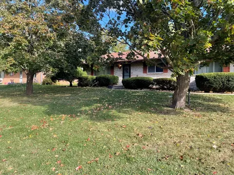 2117-2119 Davis Dr, Belvidere, IL 61008