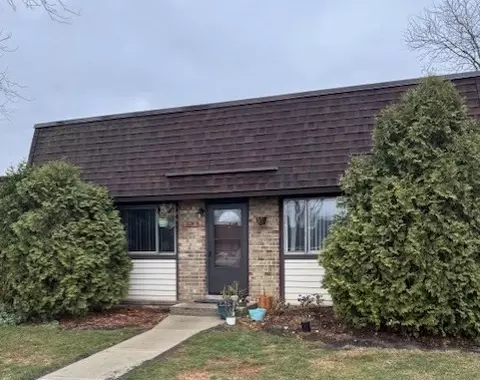 2670 Woodview Ct S, Waukegan, IL 60087