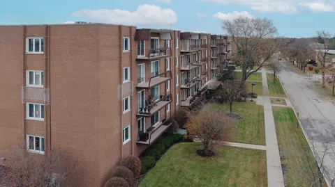 8100 W Foster Ln #508, Niles, IL 60714