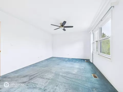 Bedroom - 236 Shadowbend Dr, Wheeling, IL 60090 photo 5 of 5