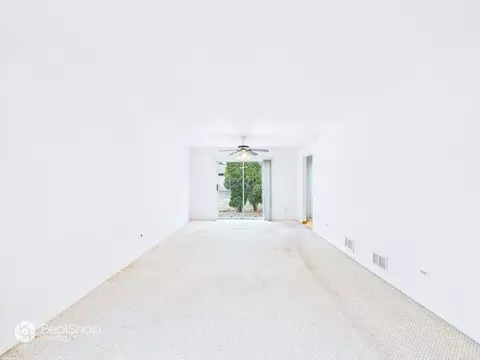 Living - 236 Shadowbend Dr, Wheeling, IL 60090 photo 3 of 5