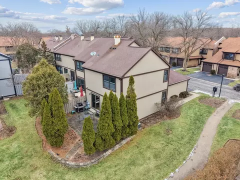 View/Area - 236 Shadowbend Dr, Wheeling, IL 60090 photo 1 of 6