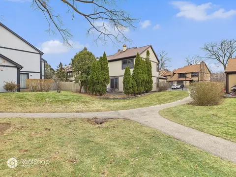 Exterior - 236 Shadowbend Dr, Wheeling, IL 60090 photo 7 of 7