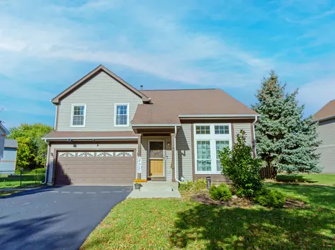 1734 Somerfield Ln, Crystal Lake, IL 60014