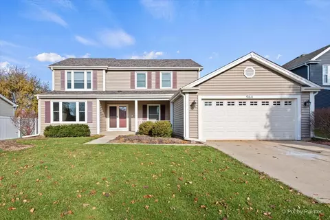 964 Woodbridge Dr, Cary, IL 60013