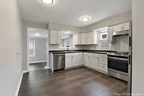 Kitchen - 2610 S Thomas Ct, Mchenry, IL 60051 photo 1 of 2