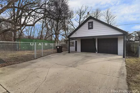 Exterior - 2610 S Thomas Ct, Mchenry, IL 60051 photo 3 of 4