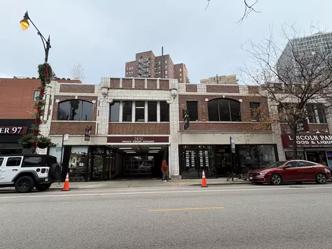 2431 N Clark St #136, Chicago, IL 60614