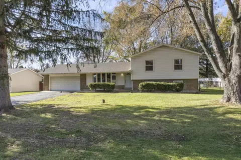 2 N238 Highland Ave, Glen Ellyn, IL 60137