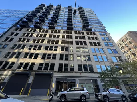 565 W Quincy St #911, Chicago, IL 60661