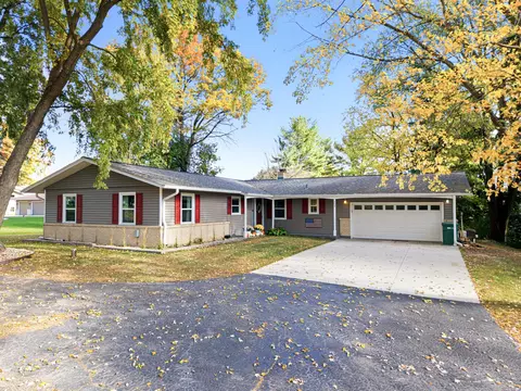 404 Willow Dr, Belvidere, IL 61008