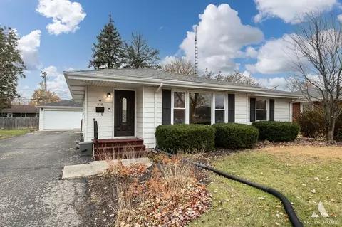 930 E 8th St, Lockport, IL 60441