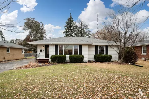 Exterior - 930 E 8th St, Lockport, IL 60441 photo 4 of 11