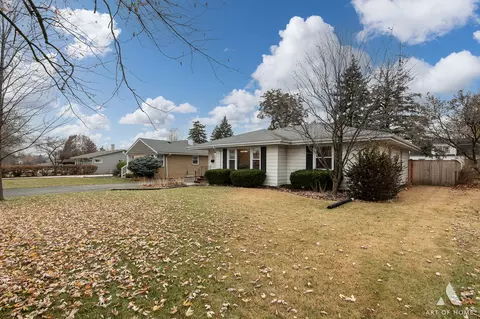 Exterior - 930 E 8th St, Lockport, IL 60441 photo 5 of 11