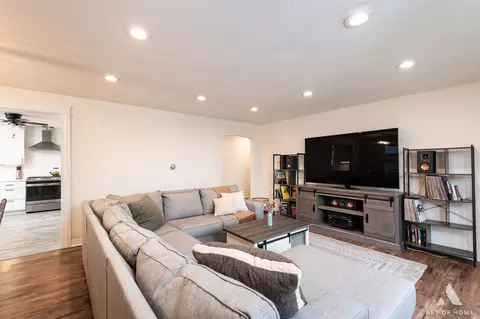 Living - 930 E 8th St, Lockport, IL 60441 photo 3 of 5