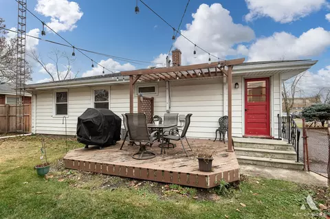 Exterior - 930 E 8th St, Lockport, IL 60441 photo 10 of 11