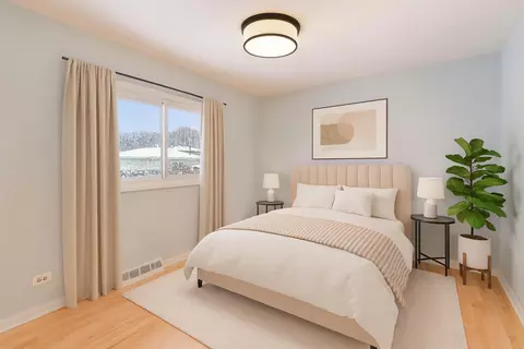 Bedroom - 1046 Martingale Dr, Bartlett, IL 60103 photo 6 of 7