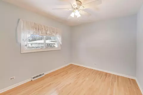 Bedroom - 1046 Martingale Dr, Bartlett, IL 60103 photo 5 of 7