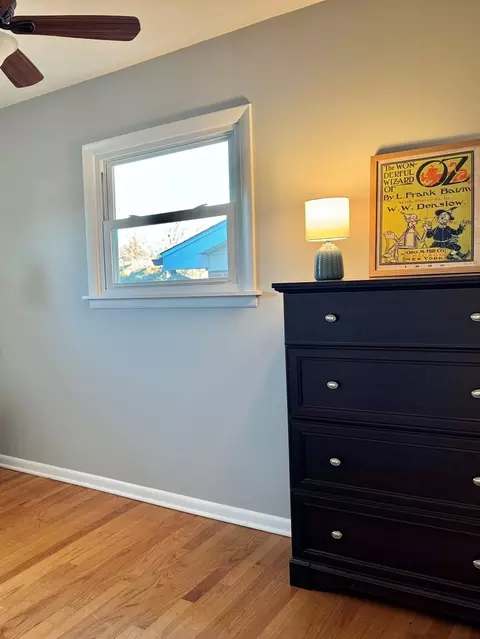 Bedroom - 1411 Anthony Rd, Wheeling, IL 60090 photo 3 of 4