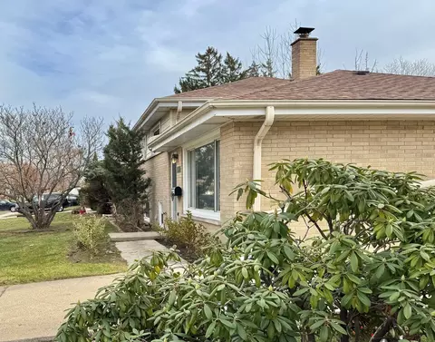 Exterior - 1411 Anthony Rd, Wheeling, IL 60090 photo 8 of 11