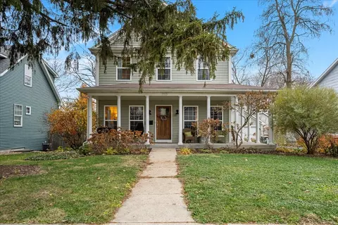710 N Van Buren St, Batavia, IL 60510
