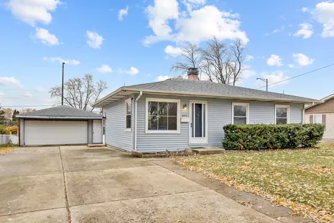 6971 Hanover St, Hanover Park, IL 60133