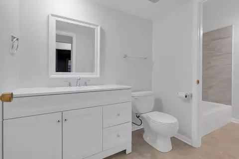 Bath - Undisclosed, Hoffman Estates, IL 60169 photo 1 of 4