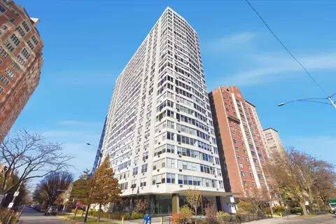 3900 N Lake Shore Dr #17G, Chicago, IL 60613
