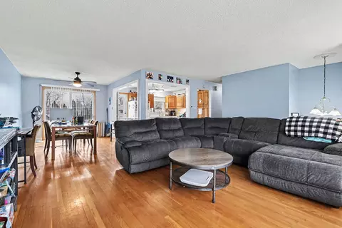 Living - Undisclosed, Oak Forest, IL 60452 photo 1 of 1