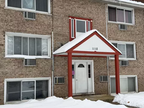 1110 W 18th St #1E, Broadview, IL 60155