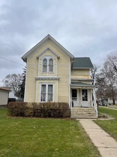 554 S 4th St, Aurora, IL 60505