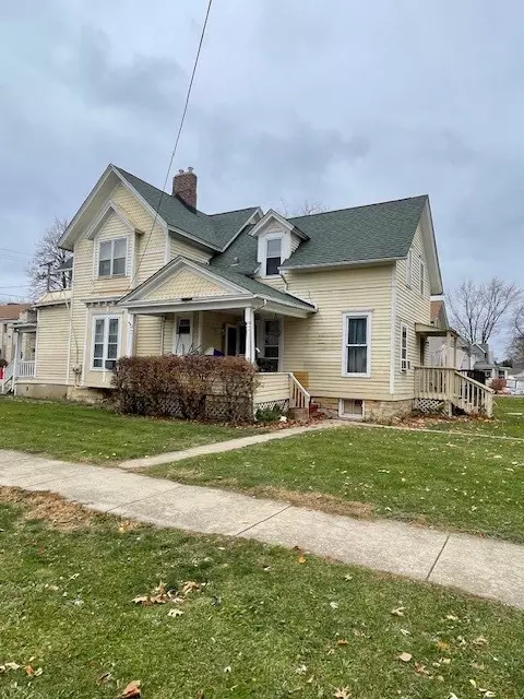 Exterior - 554 S 4th St, Aurora, IL 60505 photo 2 of 3