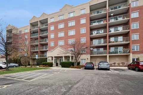 7450 Lincoln Ave #609, Skokie, IL 60076