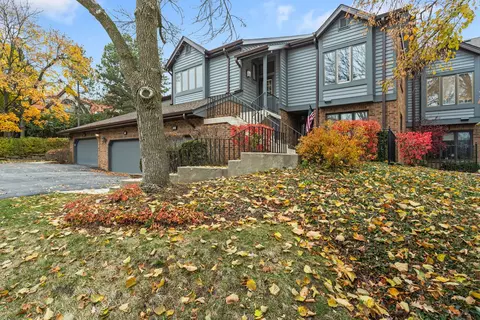 1042 Braemoor Dr #1042B, Downers Grove, IL 60515