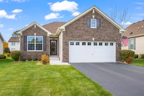Exterior - 460 Mahogany Dr, Algonquin, IL 60102 photo 5 of 6