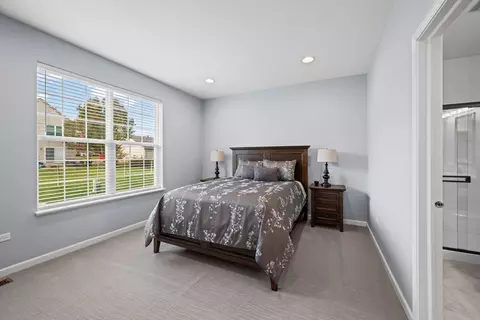Bedroom - 460 Mahogany Dr, Algonquin, IL 60102 photo 2 of 3