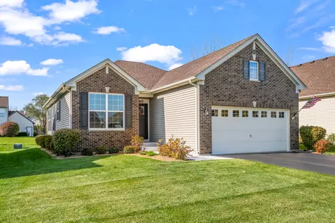 460 Mahogany Dr, Algonquin, IL 60102
