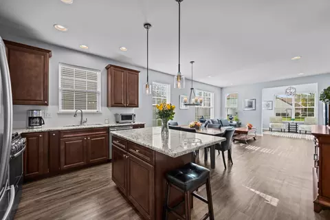 Kitchen - 460 Mahogany Dr, Algonquin, IL 60102 photo 1 of 2