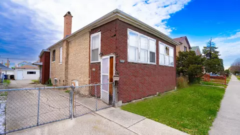 5330 S Mayfield Ave, Chicago, IL 60638