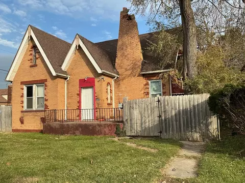 15015 Wood St, Harvey, IL 60426