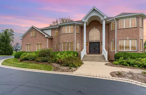 121 Florence Ave, Inverness, IL 60010