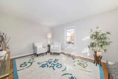 Living - 474 E Washington St, Des Plaines, IL 60016 photo 1 of 1