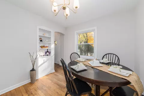 Dining - 474 E Washington St, Des Plaines, IL 60016 photo 1 of 2