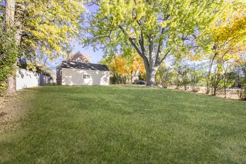 Exterior - 474 E Washington St, Des Plaines, IL 60016 photo 6 of 7