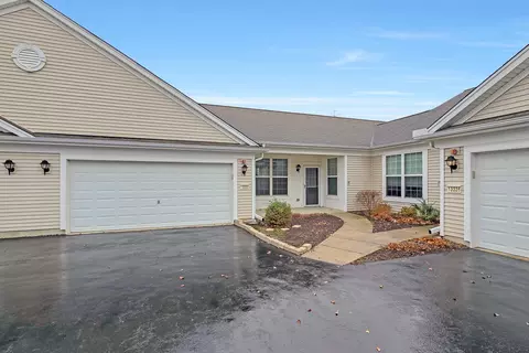 13322 Arboretum Ln, Huntley, IL 60142
