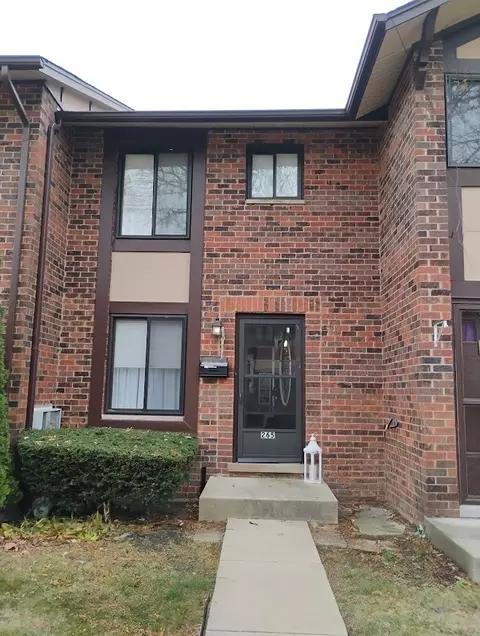 1 S265 Holyoke Ln, Villa Park, IL 60181